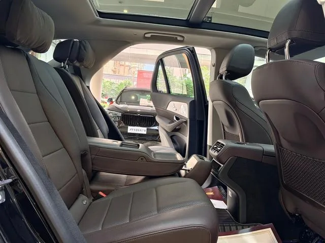 Mercedes-Benz GLE (Imported) 2021 GLE 450 4MATIC Estilo de moda exterior foto 10 Mercedes-Benz GLE (Imported) 2021 GLE 450 4MATIC Estilo de moda exterior foto 10
