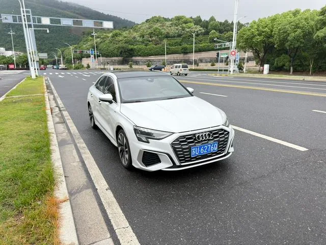 Audi A3 2022 A3L Limousine 35 TFSI Aggressive Sport exterior photo 3 Audi A3 2022 A3L Limousine 35 TFSI Aggressive Sport exterior photo 3