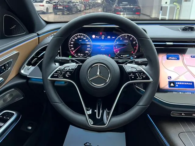 Mercedes-Benz E-Class 2025 Reforma E 300 L De lujo Coche exterior foto 7 Mercedes-Benz E-Class 2025 Reforma E 300 L De lujo Coche exterior foto 7