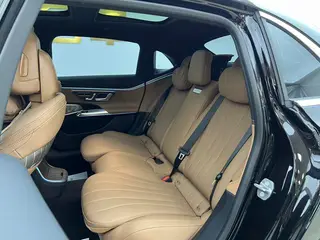 Mercedes-Benz E-Class 2025 Reforma E 300 L De lujo Coche interior foto 12 Mercedes-Benz E-Class 2025 Reforma E 300 L De lujo Coche interior foto 12