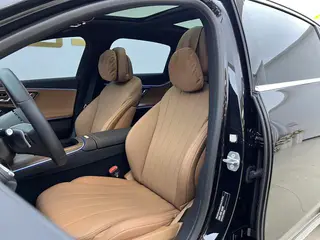 Mercedes-Benz E-Class 2025 Reforma E 300 L De lujo Coche interior foto 15 Mercedes-Benz E-Class 2025 Reforma E 300 L De lujo Coche interior foto 15