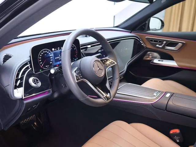 Mercedes-Benz E-Class 2025 E 300 L Luxury type Passenger car interior photo 12 Mercedes-Benz E-Class 2025 E 300 L Luxury type Passenger car interior photo 12