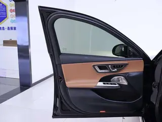 Mercedes-Benz E-Class 2025 E 300 L Luxury type Passenger car interior photo 19 Mercedes-Benz E-Class 2025 E 300 L Luxury type Passenger car interior photo 19