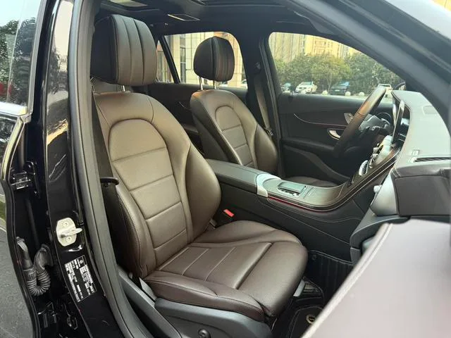 Mercedes-Benz GLC 2021 GLC 260 L 4MATIC De lujo interior foto 16 Mercedes-Benz GLC 2021 GLC 260 L 4MATIC De lujo interior foto 16