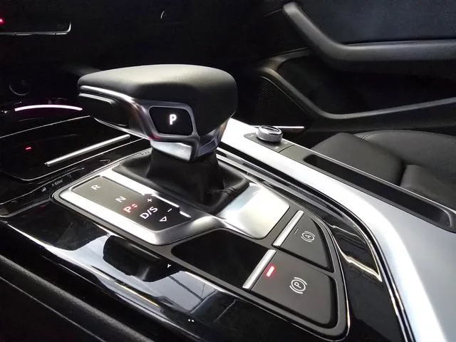 Audi A5 2024 Sportback 40 TFSI quattro Deluxe Dynamic interior photo 14 Audi A5 2024 Sportback 40 TFSI quattro Deluxe Dynamic interior photo 14