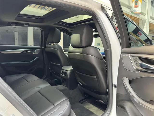 Cadillac CT5 2021 28T Luxury type interior photo 18