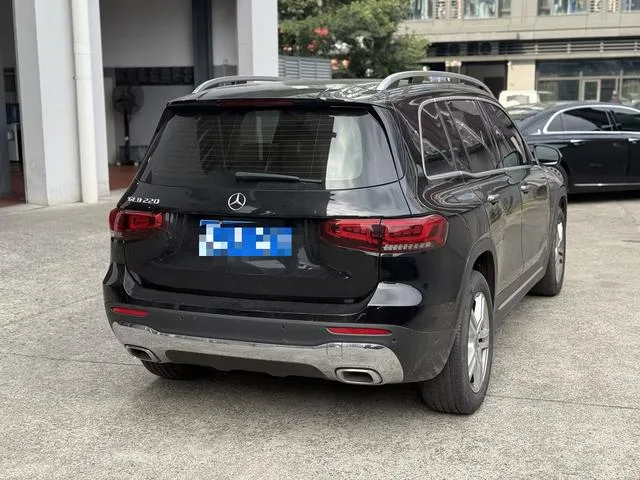 Mercedes-Benz GLB 2023 GLB 220 Type dynamique extérieur photo 3 Mercedes-Benz GLB 2023 GLB 220 Type dynamique extérieur photo 3