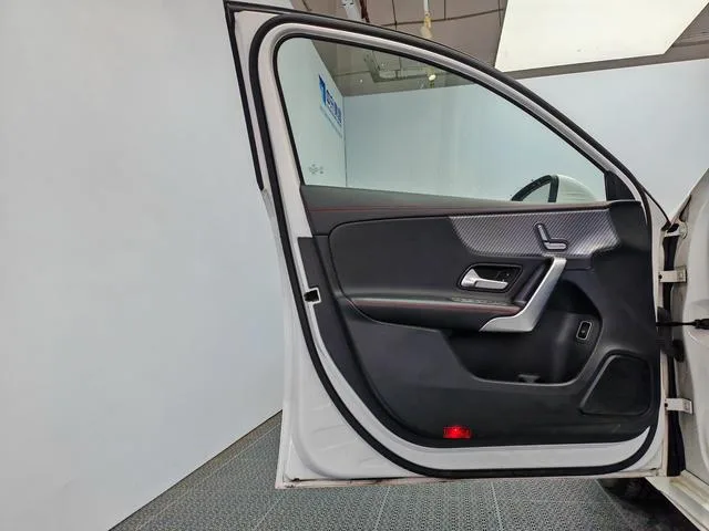 Mercedes-Benz A-Class 2023 A 200 L Sport Sedan Fashion Edition interior photo 13 Mercedes-Benz A-Class 2023 A 200 L Sport Sedan Fashion Edition interior photo 13