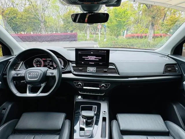 Audi Q5L 2022 Restyling 40T Deluxe Dynamic interior photo 10