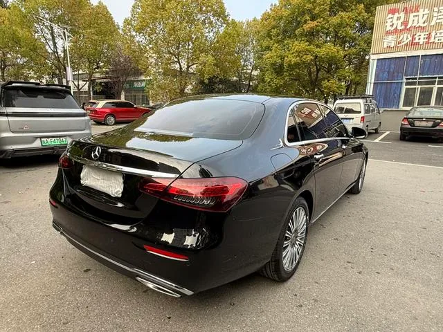 Mercedes-Benz E-Class 2023 E 300 L Luxury type Passenger car interior photo 11 Mercedes-Benz E-Class 2023 E 300 L Luxury type Passenger car interior photo 11