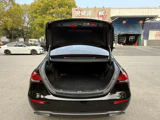 Mercedes-Benz E-Class 2023 E 300 L Luxury type Passenger car interior photo 14 Mercedes-Benz E-Class 2023 E 300 L Luxury type Passenger car interior photo 14
