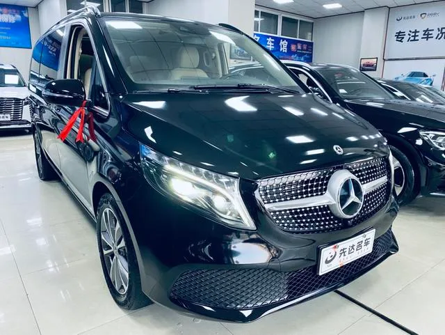 Mercedes-Benz V-Class 2022 V 260 Versión piloto exterior foto 3 Mercedes-Benz V-Class 2022 V 260 Versión piloto exterior foto 3