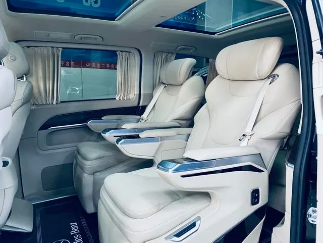 Mercedes-Benz V-Class 2022 V 260 Versión piloto exterior foto 6 Mercedes-Benz V-Class 2022 V 260 Versión piloto exterior foto 6