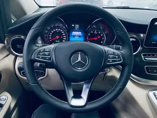 Mercedes-Benz V-Class 2022 V 260 Versión piloto interior foto 14 Mercedes-Benz V-Class 2022 V 260 Versión piloto interior foto 14