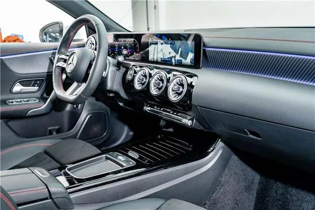 Mercedes-Benz A-Class 2025 A 200 L Version mode intérieur photo 17 Mercedes-Benz A-Class 2025 A 200 L Version mode intérieur photo 17