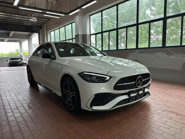 Mercedes-Benz C-Class 2025 C 260 L Edición deportiva Haoye exterior foto 3 Mercedes-Benz C-Class 2025 C 260 L Edición deportiva Haoye exterior foto 3