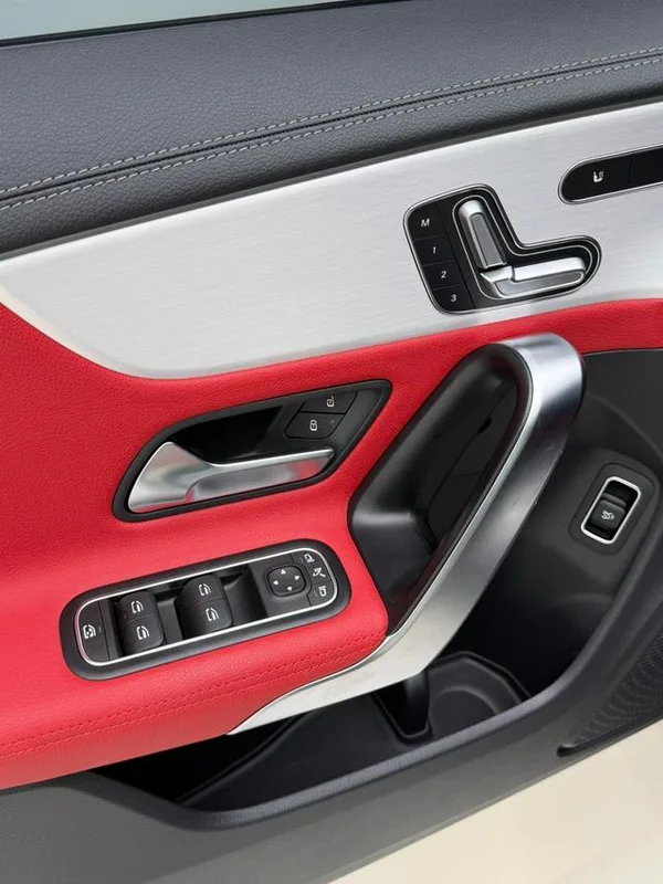 Mercedes-Benz CLA AMG 2022 AMG CLA 45 S 4MATIC 55 Edición de aniversario interior foto 14 Mercedes-Benz CLA AMG 2022 AMG CLA 45 S 4MATIC 55 Edición de aniversario interior foto 14