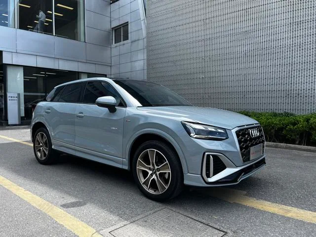 Audi Q2L 2024 35 TFSI Tipo dinámico de moda exterior foto 3 Audi Q2L 2024 35 TFSI Tipo dinámico de moda exterior foto 3