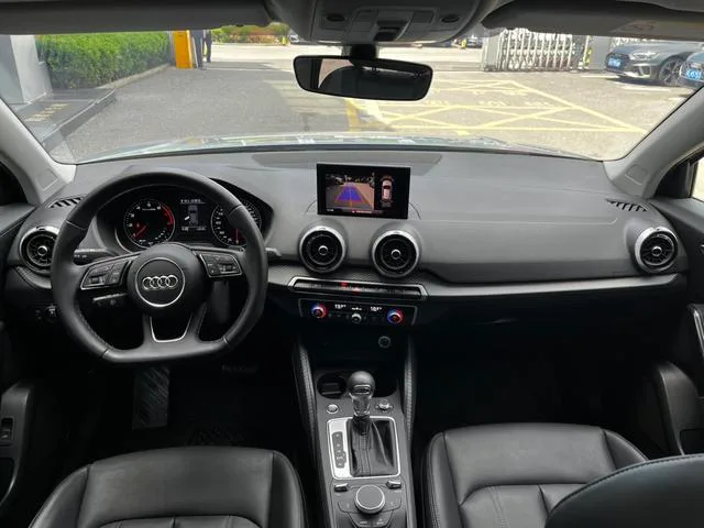 Audi Q2L 2024 35 TFSI Tipo dinámico de moda interior foto 12 Audi Q2L 2024 35 TFSI Tipo dinámico de moda interior foto 12