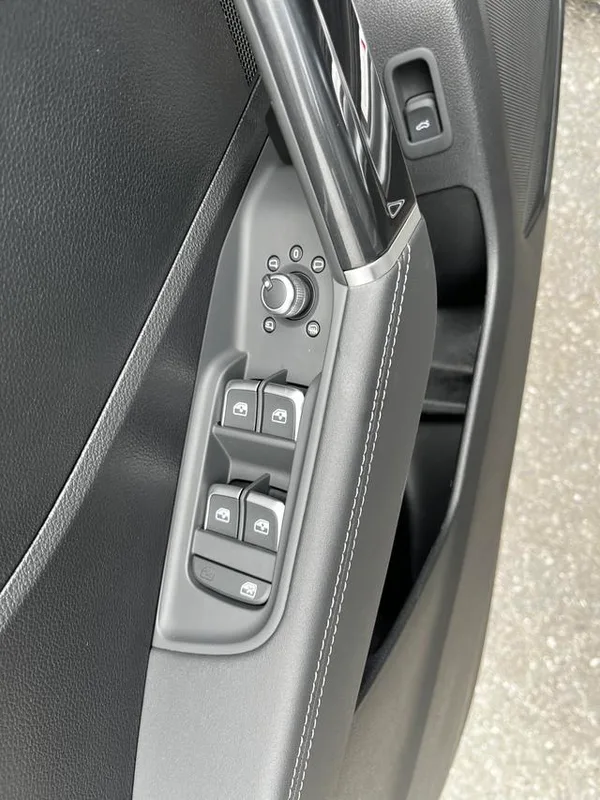 Audi Q2L 2024 35 TFSI Tipo dinámico de moda interior foto 14 Audi Q2L 2024 35 TFSI Tipo dinámico de moda interior foto 14