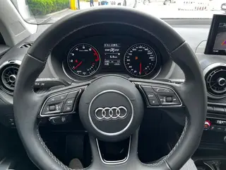 Audi Q2L 2024 35 TFSI Tipo dinámico de moda interior foto 18 Audi Q2L 2024 35 TFSI Tipo dinámico de moda interior foto 18