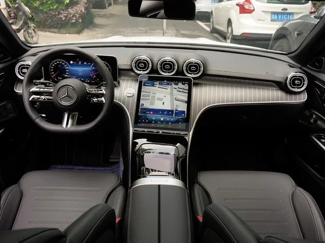 Mercedes-Benz C-Class 2025 C 260 L Hao Night Sports Edition interior photo 13 Mercedes-Benz C-Class 2025 C 260 L Hao Night Sports Edition interior photo 13