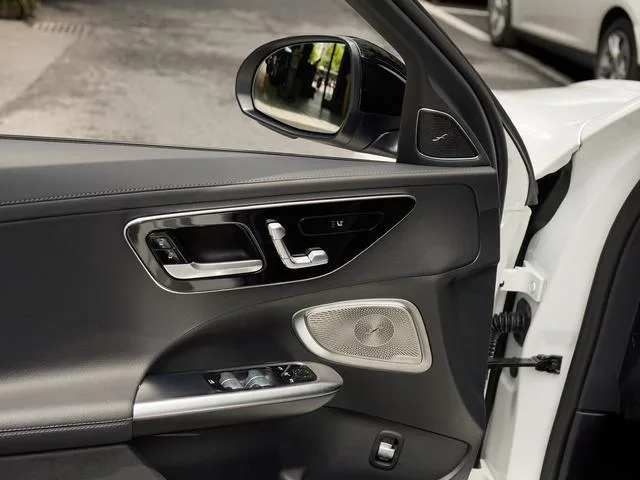 Mercedes-Benz C-Class 2025 C 260 L Hao Night Sports Edition interior photo 18 Mercedes-Benz C-Class 2025 C 260 L Hao Night Sports Edition interior photo 18