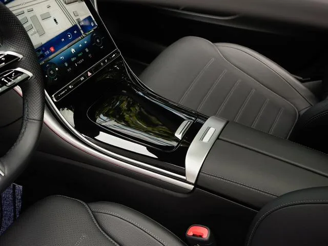 Mercedes-Benz C-Class 2025 C 260 L Hao Night Sports Edition interior photo 19 Mercedes-Benz C-Class 2025 C 260 L Hao Night Sports Edition interior photo 19