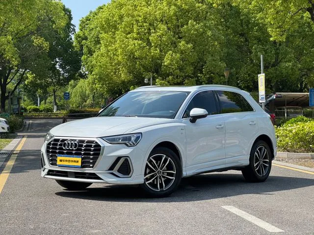 Audi Q3 2022 35 TFSI Moda y elegante exterior foto 1 Audi Q3 2022 35 TFSI Moda y elegante exterior foto 1