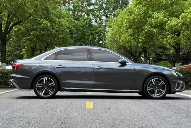 Audi A4L 2022 40 TFSI Moda y elegante exterior foto 4 Audi A4L 2022 40 TFSI Moda y elegante exterior foto 4