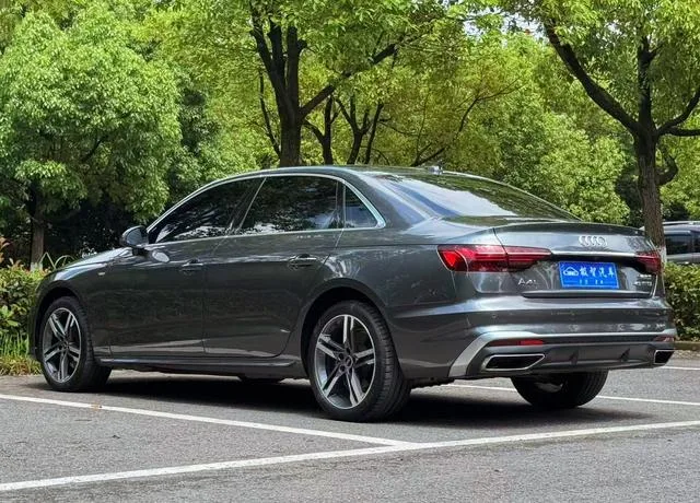Audi A4L 2022 40 TFSI Moda y elegante exterior foto 7 Audi A4L 2022 40 TFSI Moda y elegante exterior foto 7