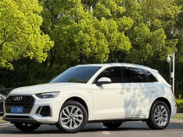 Audi Q5L 2022 Reforma 40T Deluxe dinámico exterior foto 1 Audi Q5L 2022 Reforma 40T Deluxe dinámico exterior foto 1