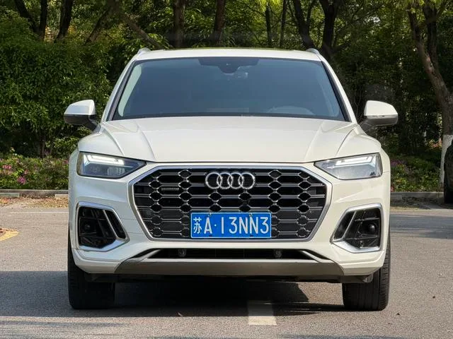 Audi Q5L 2022 Reforma 40T Deluxe dinámico exterior foto 2 Audi Q5L 2022 Reforma 40T Deluxe dinámico exterior foto 2