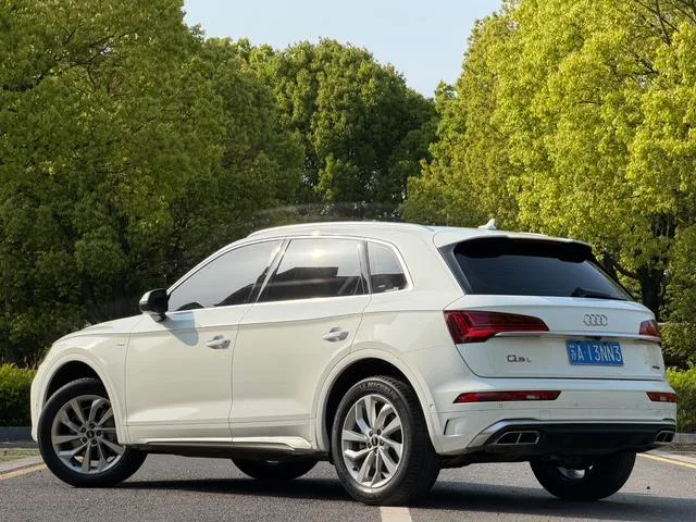 Audi Q5L 2022 Reforma 40T Deluxe dinámico exterior foto 4 Audi Q5L 2022 Reforma 40T Deluxe dinámico exterior foto 4