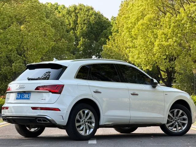 Audi Q5L 2022 Reforma 40T Deluxe dinámico exterior foto 6 Audi Q5L 2022 Reforma 40T Deluxe dinámico exterior foto 6