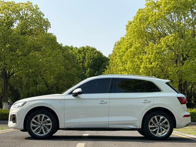Audi Q5L 2022 Reforma 40T Deluxe dinámico exterior foto 7 Audi Q5L 2022 Reforma 40T Deluxe dinámico exterior foto 7
