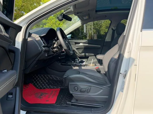 Audi Q5L 2022 Reforma 40T Deluxe dinámico interior foto 11 Audi Q5L 2022 Reforma 40T Deluxe dinámico interior foto 11