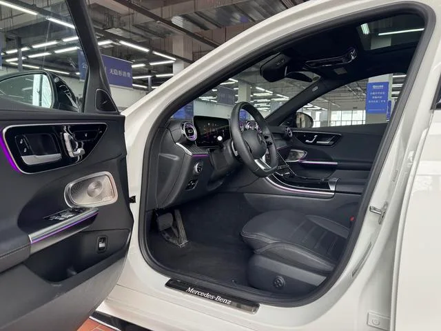 Mercedes-Benz C-Class 2025 Restyling C 260 L Hao Night Sports Edition exterior photo 4 Mercedes-Benz C-Class 2025 Restyling C 260 L Hao Night Sports Edition exterior photo 4