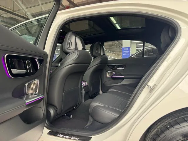 Mercedes-Benz C-Class 2025 Restyling C 260 L Hao Night Sports Edition exterior photo 6 Mercedes-Benz C-Class 2025 Restyling C 260 L Hao Night Sports Edition exterior photo 6