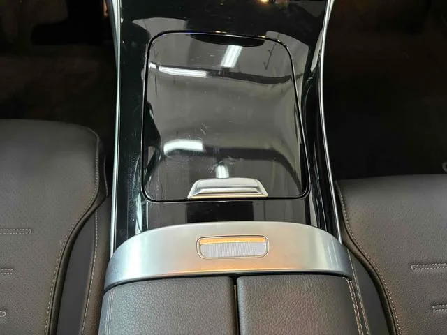 Mercedes-Benz C-Class 2025 Restyling C 260 L Hao Night Sports Edition interior photo 12 Mercedes-Benz C-Class 2025 Restyling C 260 L Hao Night Sports Edition interior photo 12