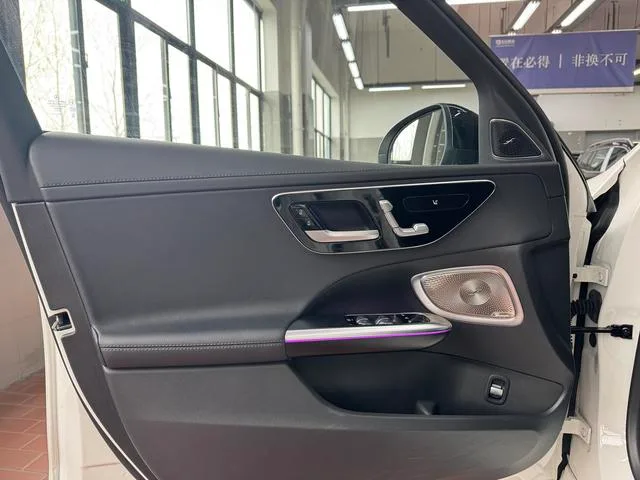 Mercedes-Benz C-Class 2025 Restyling C 260 L Hao Night Sports Edition interior photo 16 Mercedes-Benz C-Class 2025 Restyling C 260 L Hao Night Sports Edition interior photo 16