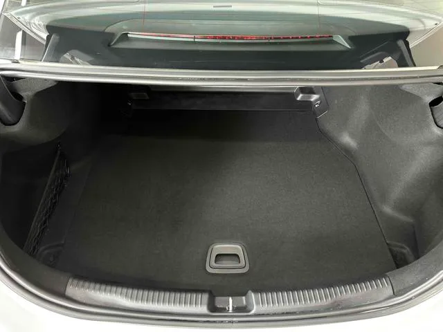 Mercedes-Benz C-Class 2025 Restyling C 260 L Hao Night Sports Edition interior photo 18 Mercedes-Benz C-Class 2025 Restyling C 260 L Hao Night Sports Edition interior photo 18