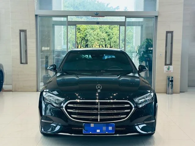 Mercedes-Benz E-Class 2025 E 300 L Luxury type Passenger car exterior photo 2 Mercedes-Benz E-Class 2025 E 300 L Luxury type Passenger car exterior photo 2