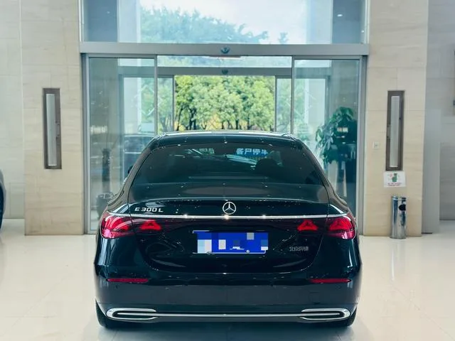 Mercedes-Benz E-Class 2025 E 300 L Luxury type Passenger car interior photo 8 Mercedes-Benz E-Class 2025 E 300 L Luxury type Passenger car interior photo 8