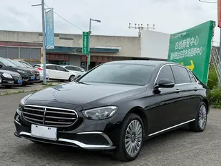Mercedes-Benz E-Class 2022 Trois lifting E 300 L Style tendance Voiture extérieur photo 1 Mercedes-Benz E-Class 2022 Trois lifting E 300 L Style tendance Voiture extérieur photo 1