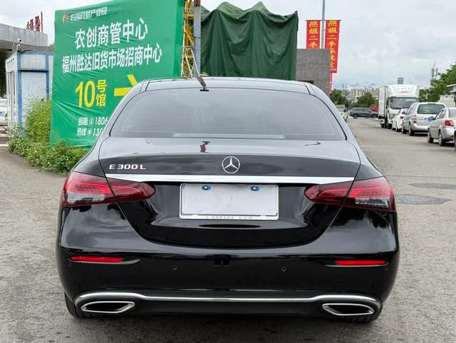 Mercedes-Benz E-Class 2022 Trois lifting E 300 L Style tendance Voiture extérieur photo 3 Mercedes-Benz E-Class 2022 Trois lifting E 300 L Style tendance Voiture extérieur photo 3