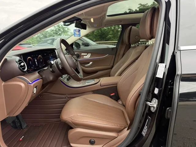 Mercedes-Benz E-Class 2022 Trois lifting E 300 L Style tendance Voiture intérieur photo 7 Mercedes-Benz E-Class 2022 Trois lifting E 300 L Style tendance Voiture intérieur photo 7