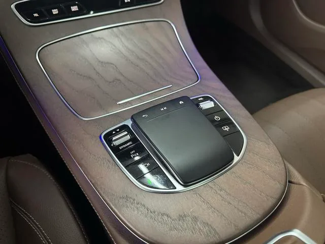 Mercedes-Benz E-Class 2023 E 300 L Luxury type Passenger car interior photo 13