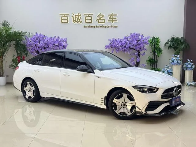 Mercedes-Benz C-Class 2022 C 200 L Versión deportiva exterior foto 3 Mercedes-Benz C-Class 2022 C 200 L Versión deportiva exterior foto 3
