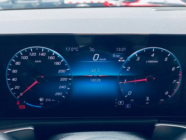 Mercedes-Benz GLB 2023 GLB 220 Fashionable exterior photo 8 Mercedes-Benz GLB 2023 GLB 220 Fashionable exterior photo 8